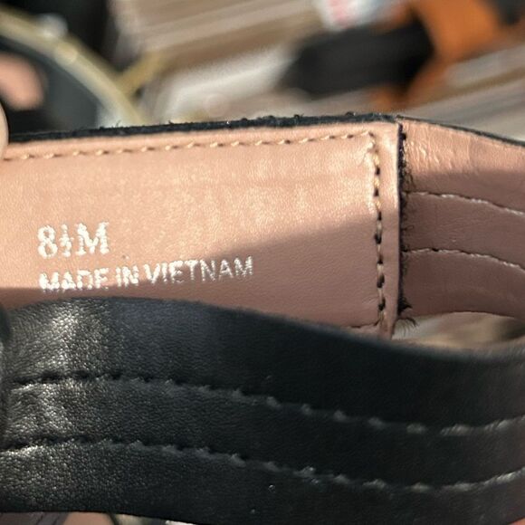 LINEA PAOLO Emmie Heeled Sandal In Black - Picture 6 of 6